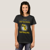 Oude vrouw die houdt van paintballen t-shirt (Voorkant volledig)