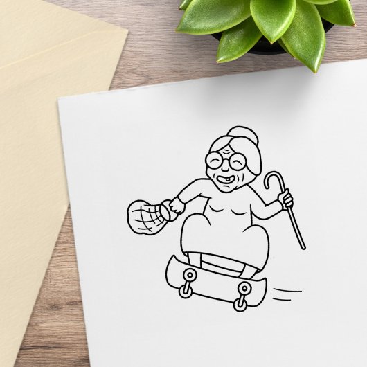 Oude vrouw Skateboarden Rubberstempel