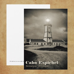 Oude vuurtoren op een stormachtige nacht bedankkaart