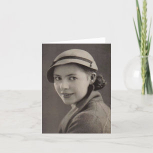 Oude zwart-witte foto van mooie jaren '30dame kaart