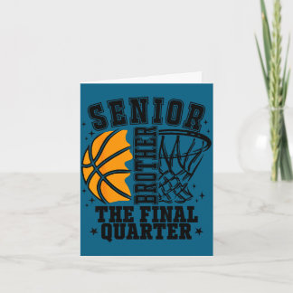 Oudere broer basketbal laatste kwart wedstrijd kaart
