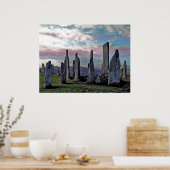 Oudere Stenen onder Pagan Skies Poster Print (Keuken)