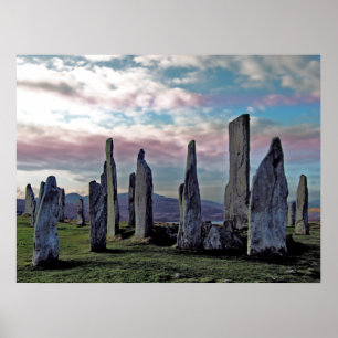 Oudere Stenen onder Pagan Skies Poster Print