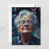 Oudere vrouw met Briefkaart Butterflies (Voorkant / Achterkant)