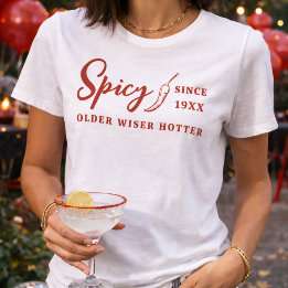 Oudere Wijzere Heetere Rode Pittige Chilipeper Aan T-shirt
