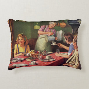 Ouderwetse familie die ontbijt in de keuken accent kussen
