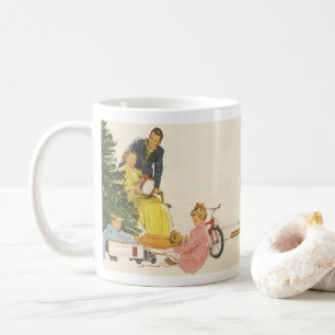Ouderwetse kerstochtend, familie die cadeaus openm koffiemok
