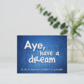 Oui, ayez une carte postale rêveuse (Debout devant)