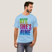 Oui elle est T-shirt drôle de la mine GLBT (Devant entier)