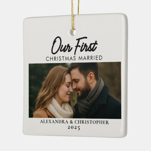 Our First Christmas Married Photo Keramisch Ornament (Links)