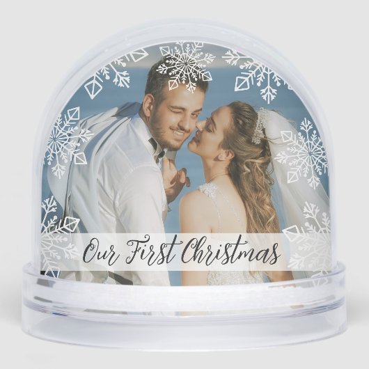 Our First Christmas Newlywed 2 Photo Snowflake Sneeuwbol (Voorkant)