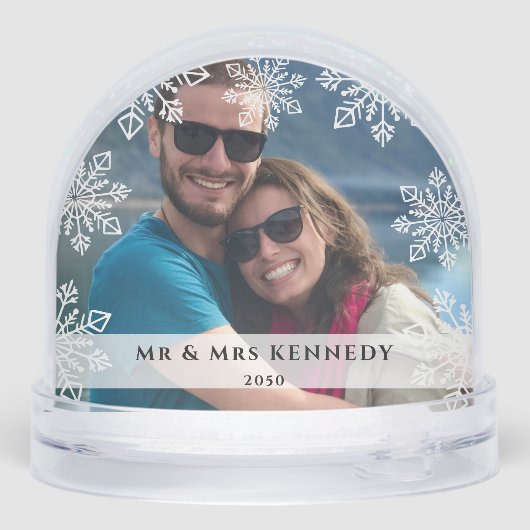 Our First Christmas Newlywed 2 Photo Snowflake Sneeuwbol (Achterkant)