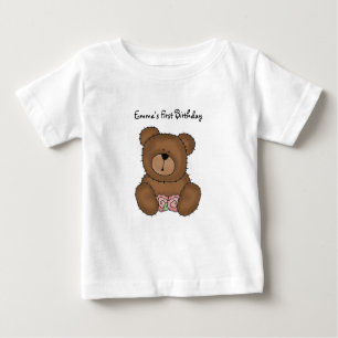Ours de nounours avec le T-shirt de nourrisson de