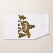 Ours Mama Avec 3 Bébés Ours Cubs Après Maman (Serviette à main)