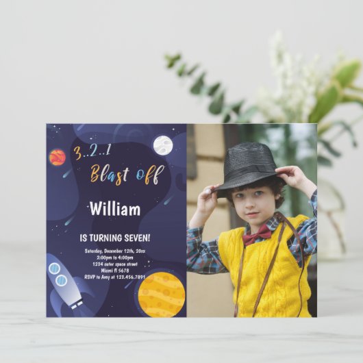 Outer Space Verjaardag Uitnodiging met Foto (Staand voorkant)