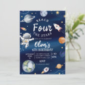 Outer Space Vierde verjaardag uitnodiging bereiken (Staand voorkant)