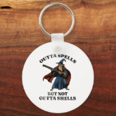 Outta Spells But Not Outta Shells Wizard Fantasy M Sleutelhanger (Voorkant)