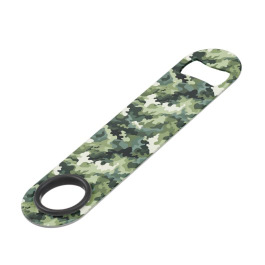 Ouverture d'une bouteille de Camo militaire (Dos Angle)