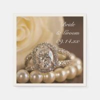 Ovale Diamond Ring and White Rose Wedding