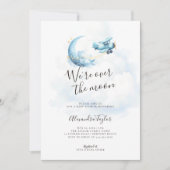 Over de Maan Blauwe Wolken Vliegtuig Baby Jongen D Kaart (Voorkant)