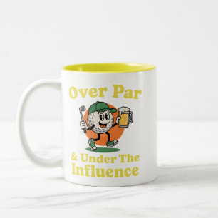 Over Par en Onder de Invloed Golf Drinken  Tweekleurige Koffiemok