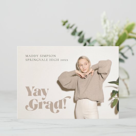 Over Trend Minimalist Neutral Photo-Afstuderen Aankondiging (Staand voorkant)