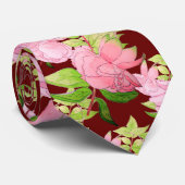 Overal bloemen groot vet en heel anders stropdas (Opgerold)