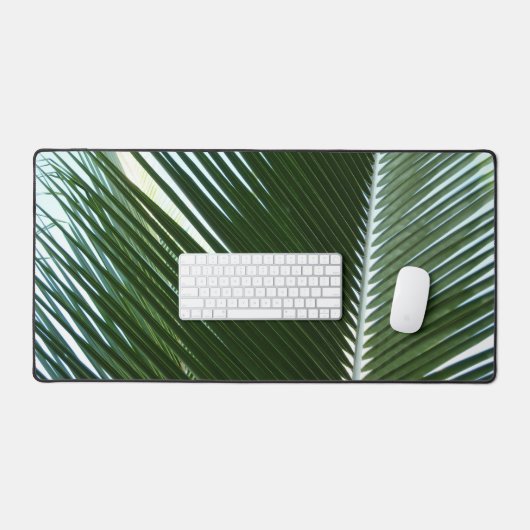 Overlapping Palm Fronds Tropical Green Abstract (Clavier et souris)