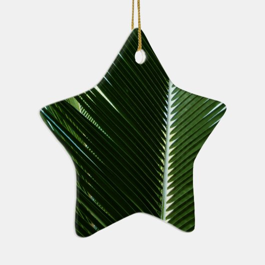 Overlapping Palm Fronds Tropical Green Abstract Keramisch Ornament (Rechts)