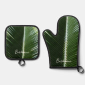 Overlapping Palm Fronds Tropical Green Abstract Ovenwant & Pannenlap Set (Voorkant)