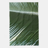 Overlapping Palm Fronds Tropical Green Abstract Theedoek (Verticaal)