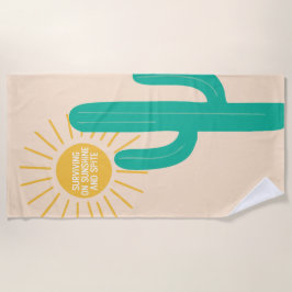 Overleven op zonneschijn en spit strandlaken