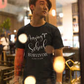 Overlevingsschool | Verzekeringsjaar 2023 Afstuder T-shirt