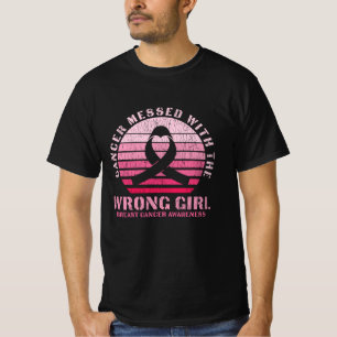 Overseinen met het verkeerde bewustzijn van borstk t-shirt