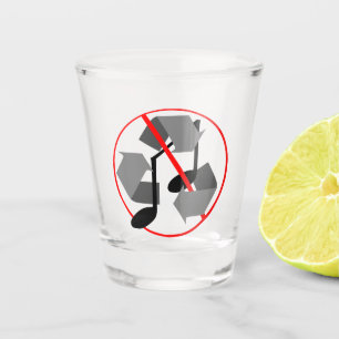 Overspeelde gerecycleerde muziek shot glas