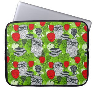 Owl in rode rozen laptop sleeve