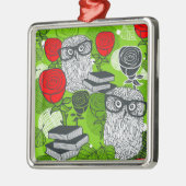 Owl in rode rozen metalen ornament (Links)