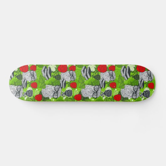 Owl in rode rozen skateboard (Horizontaal)