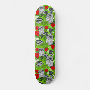 Owl in rode rozen skateboard