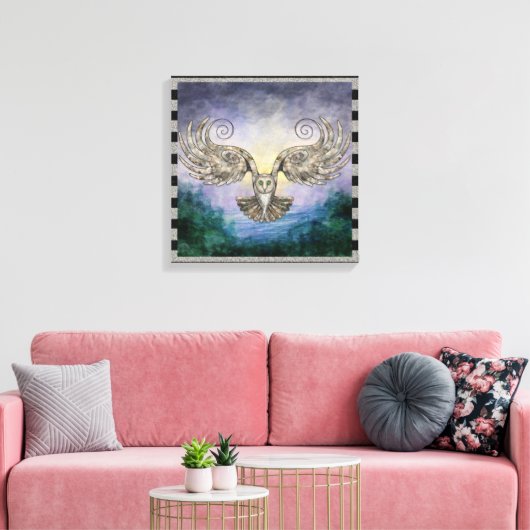 Owl in vlucht over het dennenbos op zonsopgang canvas afdruk (Insitu (Woonkamer))