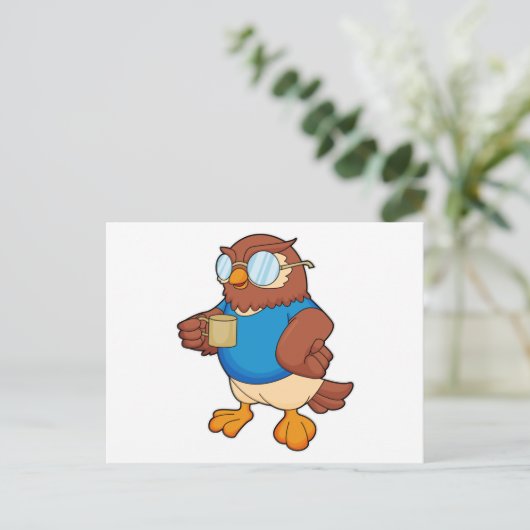 Owl met koffie-mok briefkaart (Staand voorkant)