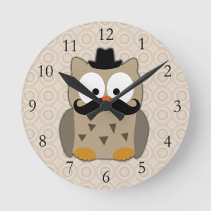 Owl met snor en Pet Ronde Klok