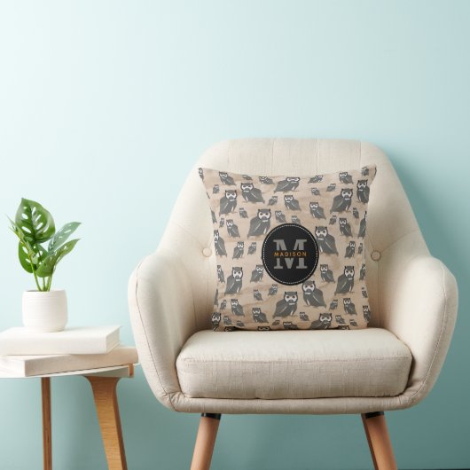 Owl Pattern & Rustic Wood Monogram Kussen (Stoel)