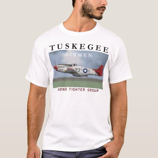 P51D Red Tail-strijder, gevlogen door Tuskegee Air T-shirt (Voorkant)