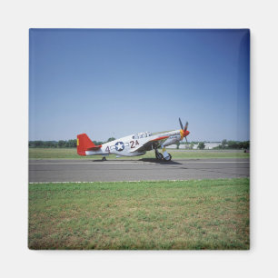 P-51 C Tuskegee Red Tail-vliegtuig aan de CAF Air Magneet