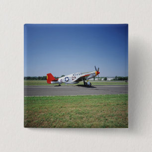 P-51 C Tuskegee Red Tail-vliegtuig bij de CAF Air Vierkante Button 5,1 Cm
