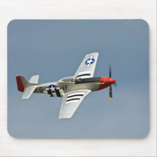 P-51D Mustang Fighter met D-Day-markeringen Muismat