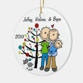 Paar met babyjongen en aangepaste kattenversiering keramisch ornament (Links)