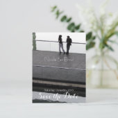 Paar Moderne bruiloft Save the Date 2 Aankondigingskaart (Staand voorkant)