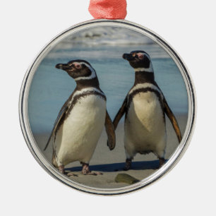 Paar pinguïns op het strand metalen ornament